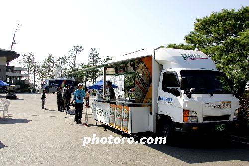 맥주 한잔 드시고 가세요!