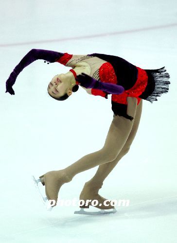 빙판위에 우아함을 선보이는 김연아 