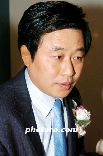 빳데루형사 이문식의 부어오른 귀