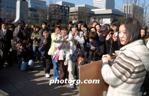 문소리를 향한 시선!