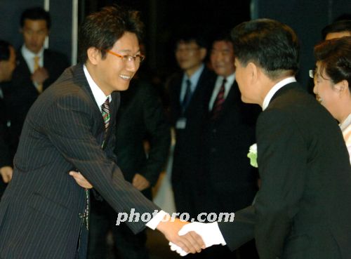 지석진, `결혼을 축하 드립니다.`