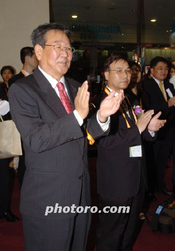 드라마 제작사 협회 축하하는 최불암