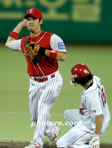 김민재, 일단 용규부터 아웃시키고!