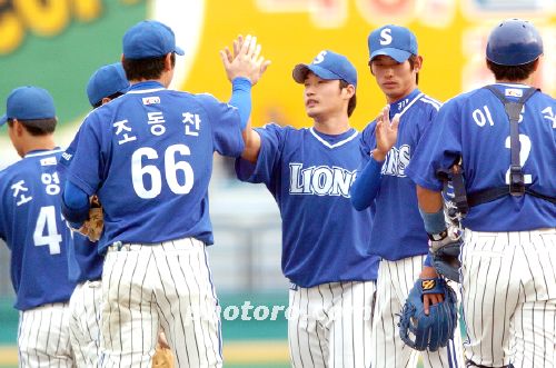 오승환, 아시아 신기로 달성 축하!<현대-삼성>