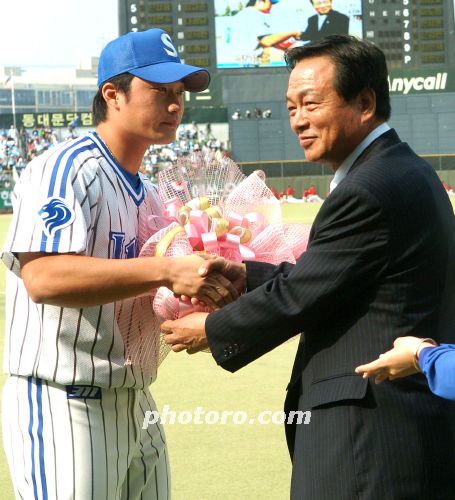 아시아 신기록을 축하하는 장경훈 대구시 의회의장!