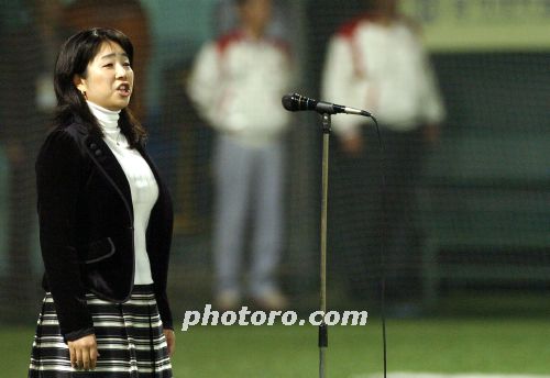 오페라가수 구은경, 4차전 애국가 제창!