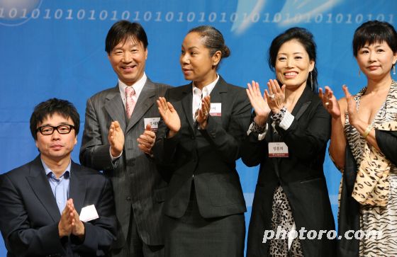 `가수의 날`행사에 참석한 `강원래 김세환 인순이 정훈희 진미령`