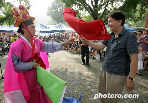 황해도 철물이굿 공연 ‘2009 대학로 문화 지구 지정 5주년 기념축제’