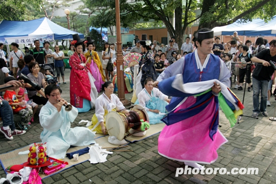 황해도 철물이 굿 공연 ‘2009 대학로 문화 지구 지정 5주년 기념축제’