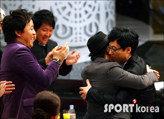 `대상` 유재석, 축하해 줘서 고마워요~