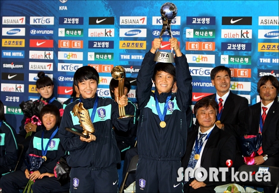 금의환향, 여자 축구대표팀!