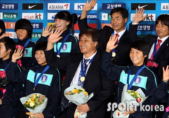 17세 이하 여자축구대표팀, 우승하고 돌아왔습니다!