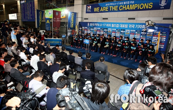 여자축구대표팀에 쏠린 취재열기!