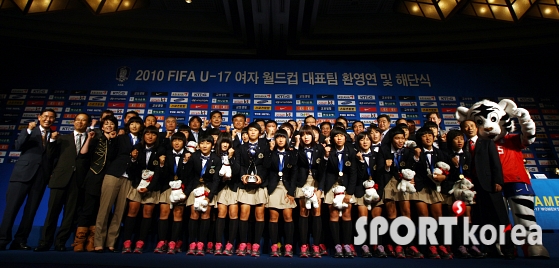 U-17 여자월드컵 대표팀, `여자 축구 파이팅!`