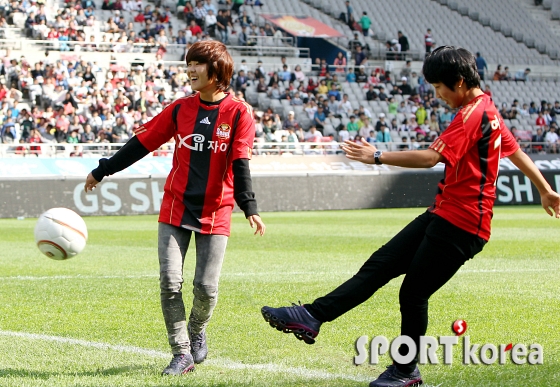 지소연-여민지, `시축은 여성스럽게~`