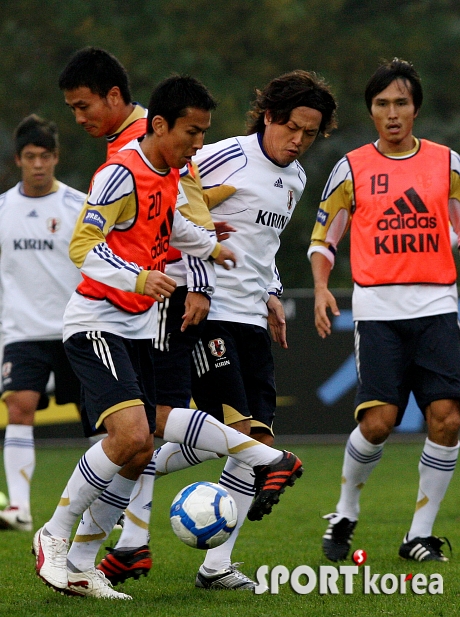 볼타툼 벌이는 일본 축구대표팀!