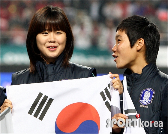 얼짱 이유나, 아직 수줍은 많은 17세 여고생이에요!