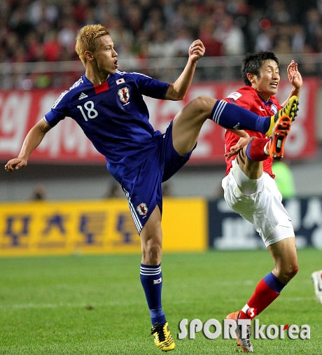 이영표-혼다, `태권도 축구`