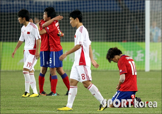 [광저우]한국 축구, 16강에서 중국 완파!