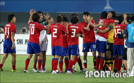 [광저우]한국축구, 중국 격파하고 기분좋은 승리!