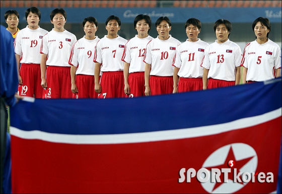 [광저우]피할수 없는 남북 여자축구 대결!