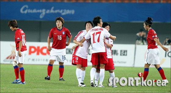 [광저우]한국, 북한에 1-3으로 패하며 결승진출 실패!