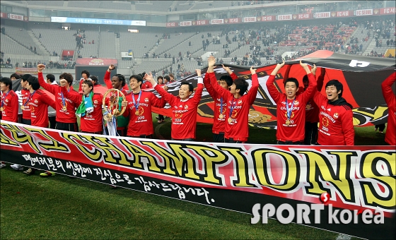 FC 서울, 10년만의 우승 너무 기뻐요!