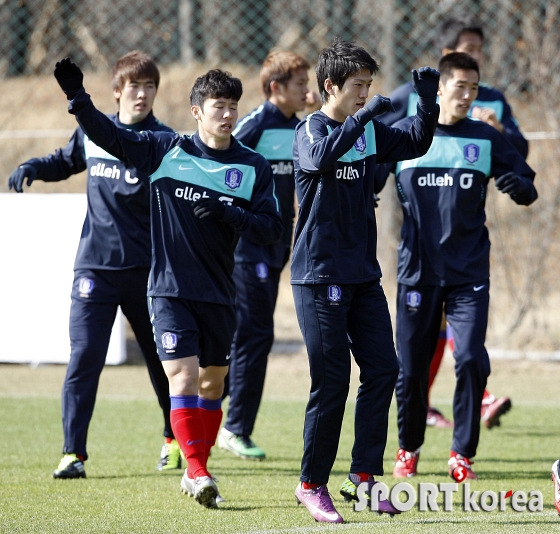 가볍게 몸 푸는 축구대표팀