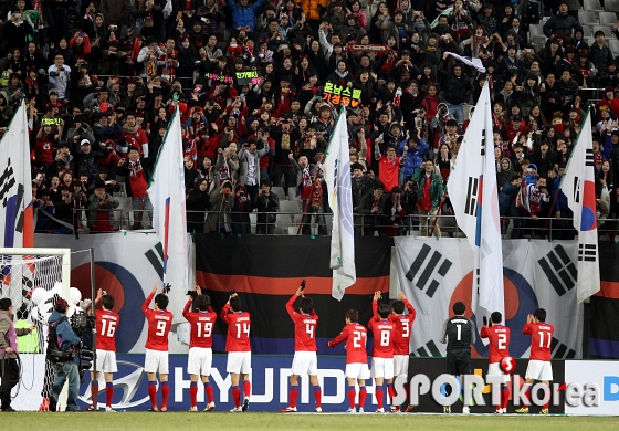 축구대표팀 4-0 완승!!