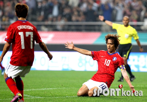 전반9분 `선취골` 박주영, `바로 이맛이야~`