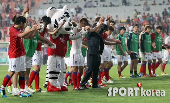 축구대표팀, 기분좋게 2-1 승리했습니다