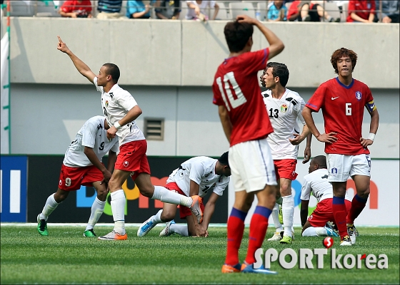 요르단 첫골에 망연자실 한국 대표팀!