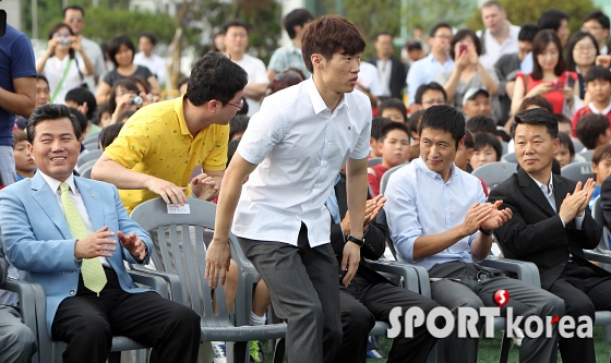 박지성, `유소년 축구대회 개막선언 해 볼까`