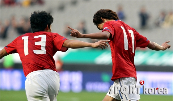 초반기세 한국, 김태환-윤일록 나란히 골맛!