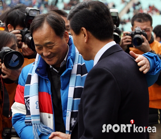 김호곤, 전북의 우승을 축하 합니다.