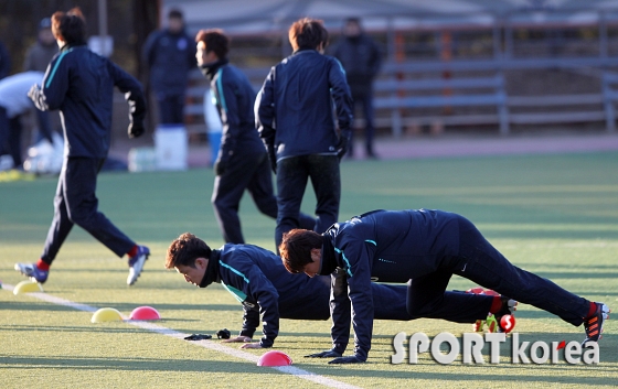 축구 올림픽대표, `벌칙은 팔굽혀 펴기`