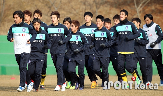 오만 원정 경기 준비하는 축구 올림픽대표팀