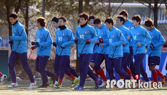 축구대표팀, `훈련 시작은 가볍게`