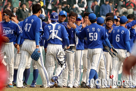 삼성, 이승엽의 홈런을 앞세워 LG에 압승!!