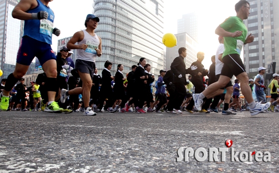 `동아 마라톤` 교복입은 언니 오빠들 출동!