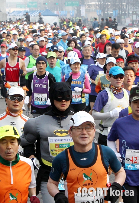 마라토너로 변신한 `정의의 사도 배트맨~`