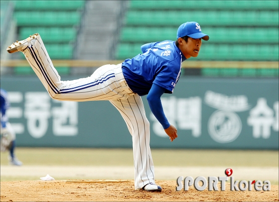 윤성환 `내 볼은 아무도 못쳐`