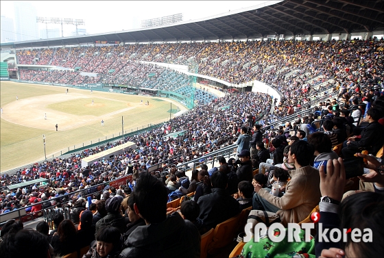 시범경기부터 흥행! `프로야구 700만관중 이상무`