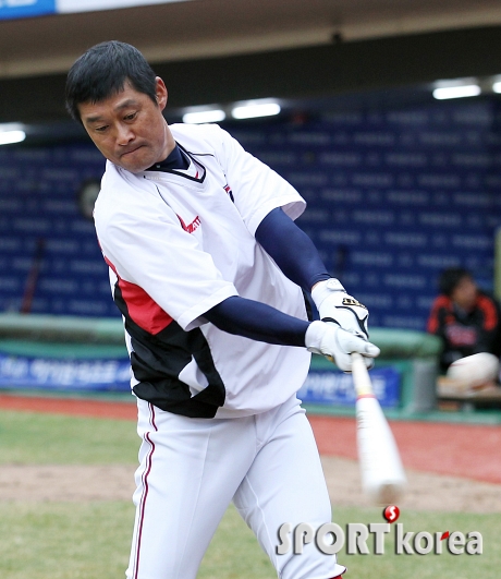 이종범 `오늘은 홈런 하나 쳐 볼까!`