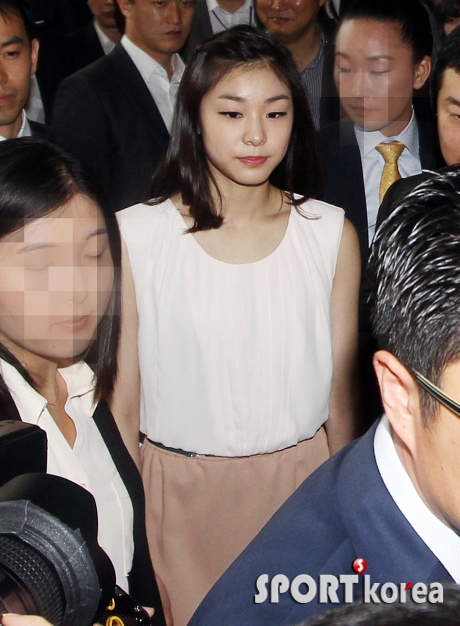 김연아, `교생실습 쇼 논란` 이후 첫 공식석상 참석