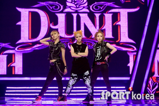 신인 걸그룹 `D-UNIT`