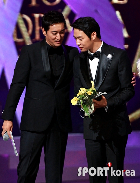 `후배바보` 신현준, (박)유천아 축하해~