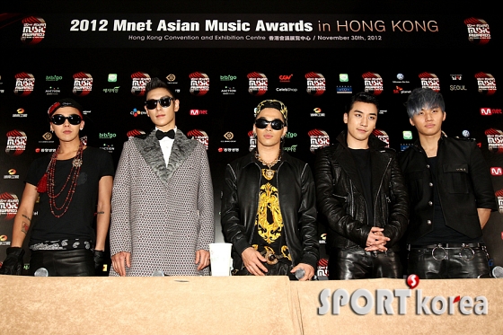 2012 MAMA 올해의 가수상 거머쥔 빅뱅!