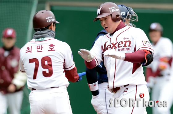 4호포 박병호 `시범경기 홈런 1위 질주`