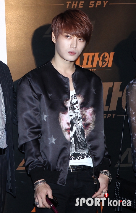 김재중, 날카로운 눈빛!